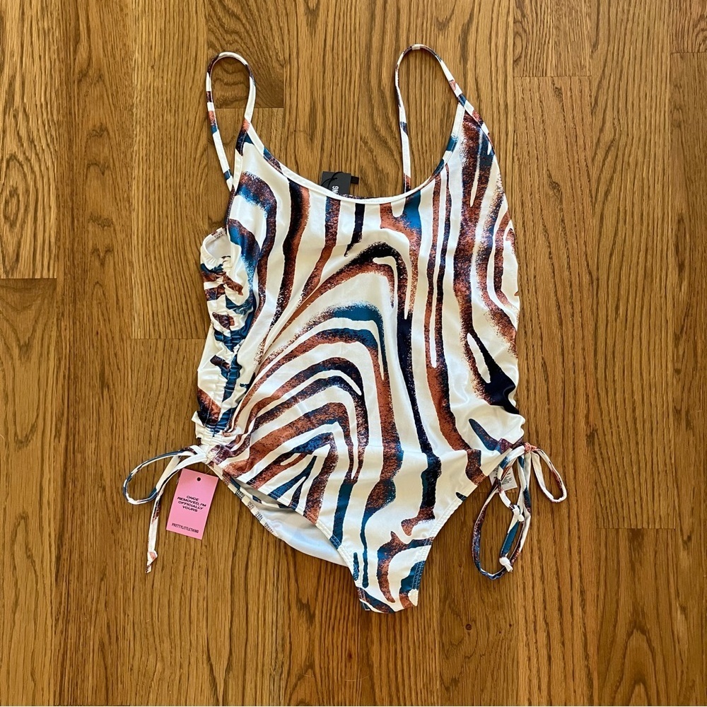 NWT Pretty Little Thing Animal Print Ruched Side High-Rise / Thong Swimsuit (8) - Picture 4 of 10